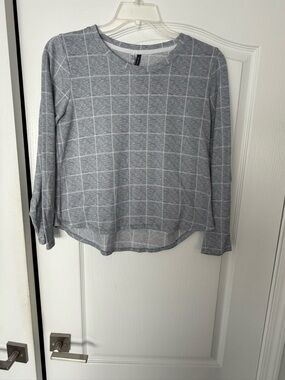 Light Gray Windowpane Long-Sleeve Pajama Top And Bottoms